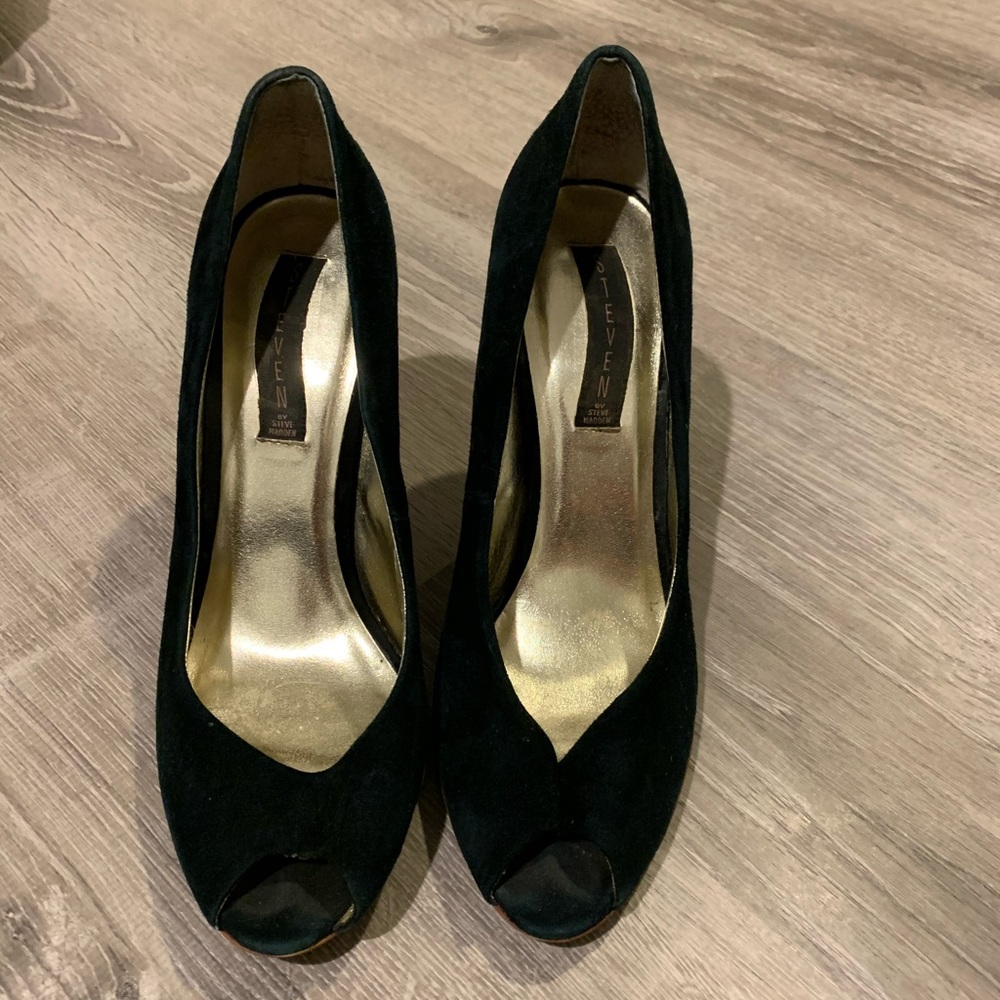 steven by steve madden gold and black suede heels